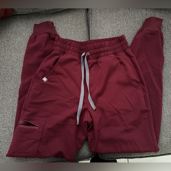 Figs scrub set burgundy - Picture 3 of 3